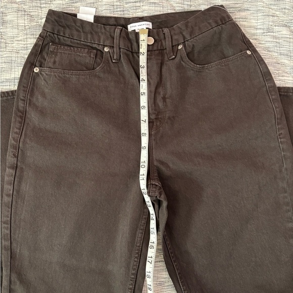 Good American High Rise Jeans in Dark Brown - 6/28 - Picture 8 of 10